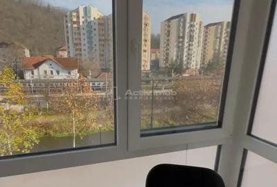 Apartament cu 2 camere semidecomandat, mobilat în Central - 4