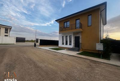 Casă cu 4 camere cu Canalizare în Clinceni