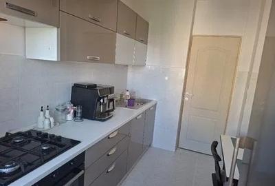 Apartament cu 3 camere decomandat în Drumul Taberei - 4