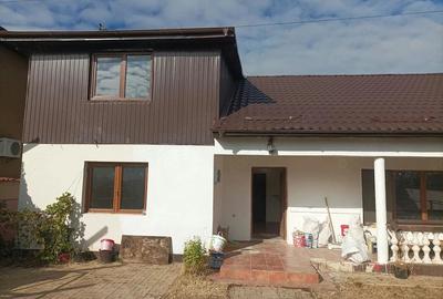 Casă cu 6 camere cu Teren 280 Mp în Central