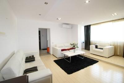 Apartament cu 3 camere semidecomandat, mobilat în Alexandru Obregia