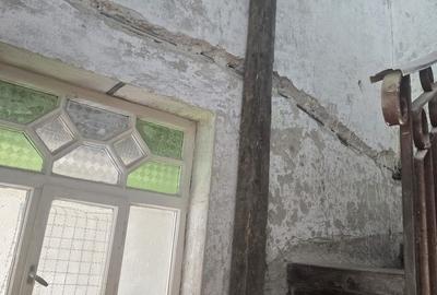 Casă cu 6 camere cu Teren 798 Mp în Botizului - 9