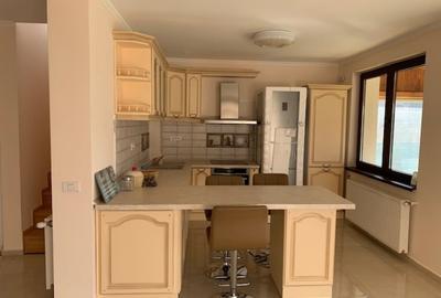 Casă cu 5 camere cu Teren 450 Mp în Central - 3