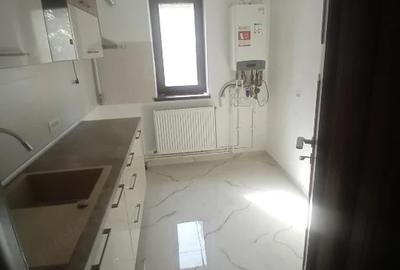 Apartament cu 2 camere semidecomandat în Tomis I