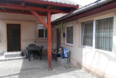 Casă individuală cu 3 camere cu Teren 450 Mp în Central