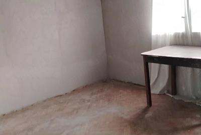Casă cu 3 camere cu Teren 150 Mp în Central
