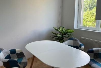 Apartament cu 3 camere decomandat în Centrul Civic - 2