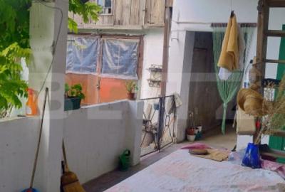 Casă cu 4 camere cu Teren 7729 Mp în Central