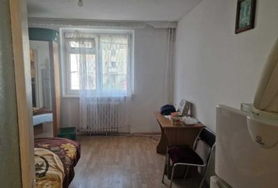 Garsonieră semidecomandată în Mărăței