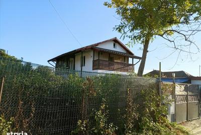 Casă cu 5 camere cu Teren 300 Mp în Nord