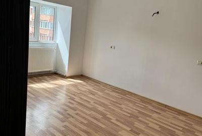 Apartament cu 3 camere în Central - 2