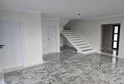 Casă cu 5 camere cu Teren 600 Mp în Central - 2