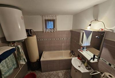 Casă cu 4 camere cu Teren 500 Mp în Central - 2