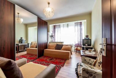 Apartament cu 2 camere decomandat, mobilat în Central