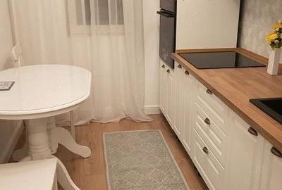 Apartament cu 2 camere semidecomandat, mobilat în Berceni