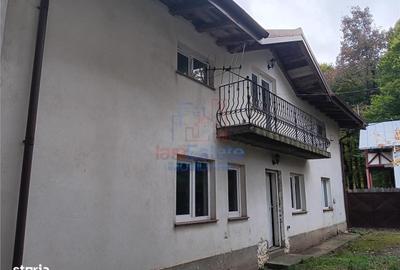 Casă cu 4 camere în Sticlăria
