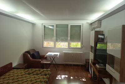 Apartament cu 2 camere decomandat, mobilat în Berceni