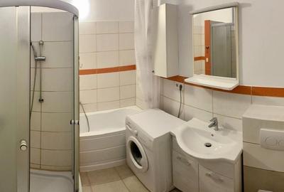 Apartament cu 3 camere în 7 Noiembrie - 2
