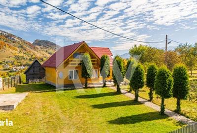 Casă cu 4 camere cu Teren 1045 Mp în Moieciu