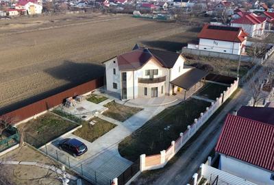 Casă individuală cu 5 camere cu Canalizare în Golești - 1
