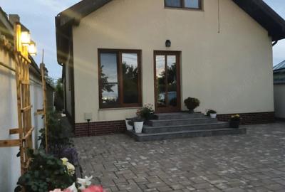 Casă cu 4 camere cu Teren 580 Mp în Central - 2