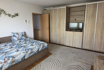 Apartament cu 2 camere semidecomandat, mobilat în Girocului