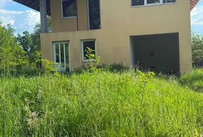 Casă cu 4 camere cu Teren 546 Mp în Satu Nou de Jos