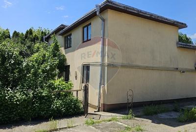 Casă individuală cu 4 camere cu Teren 680 Mp în Central - 1
