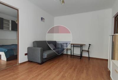Apartament cu 2 camere nedecomandat, mobilat în Central
