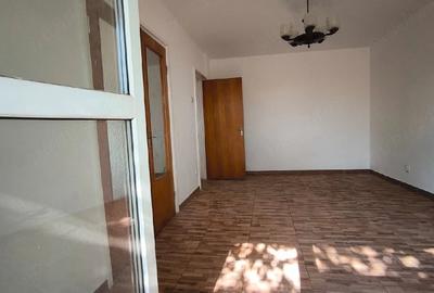 Apartament cu 3 camere decomandat în Drumul Taberei - 2
