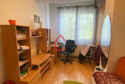 Garsonieră decomandată, mobilată în Podul de Piatră