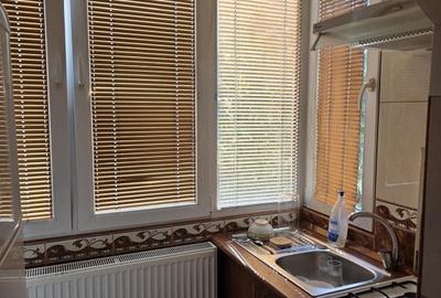 Apartament cu 3 camere decomandat în Exterior Vest