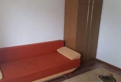 Garsonieră decomandată în Podu Roș
