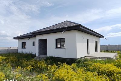 Casă cu 4 camere cu Teren 500 Mp în Săbăreni - 2
