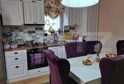 Apartament cu 3 camere decomandat, mobilat în Cetății