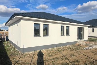 Casă cu 4 camere cu Teren 1500 Mp în Central