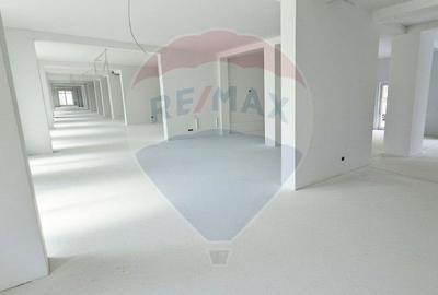 Spațiu comercial, de 620 mp, în Șelimbăr - 1