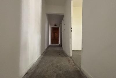 Apartament cu 3 camere semidecomandat în Central - 2