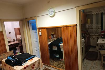 Apartament cu 2 camere decomandat în Tractorul - 2