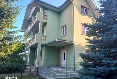 Casă cu 4 camere cu Teren 441 Mp în Central