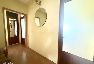 Apartament cu 4 camere decomandat în Radu Negru