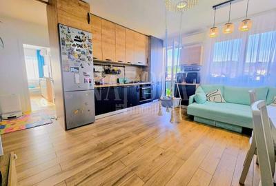 Apartament cu 3 camere decomandat în Florești