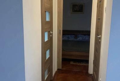 Apartament cu 2 camere semidecomandat în Jiului