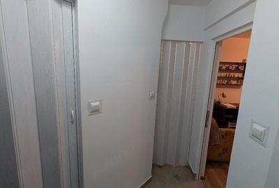 Apartament cu 3 camere semidecomandat în Central - 1