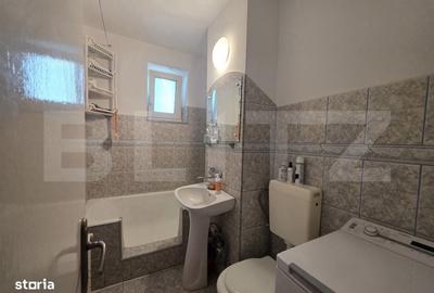 Apartament cu 3 camere decomandat în Botizului