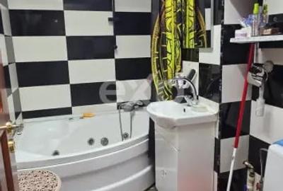 Apartament cu 4 camere decomandat în Central