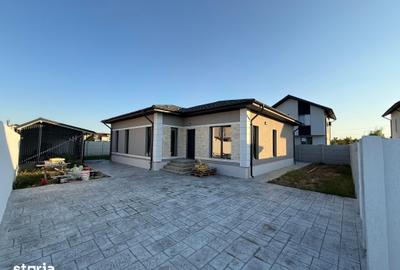 Casă cu 5 camere cu Teren 705 Mp în Central
