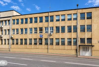 Spațiu comercial, de 850 mp, în Central