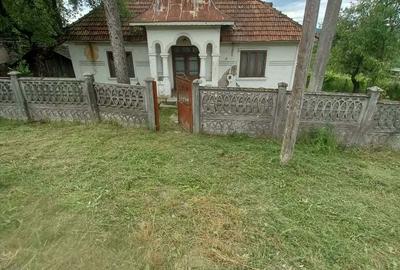 Casă cu 3 camere în Sinești - 2