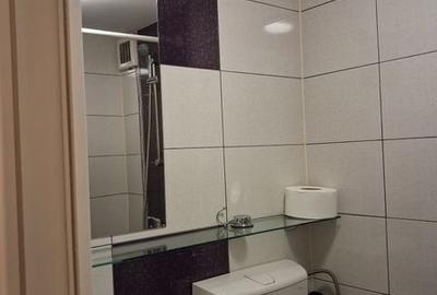 Garsonieră în Titan